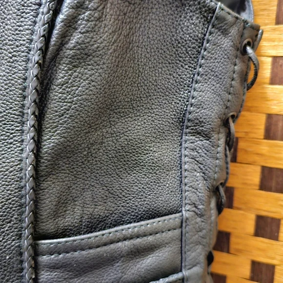 Women's Black Leather Vest - Picture 2 of 9